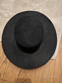 Cappello Alberta Ferretti