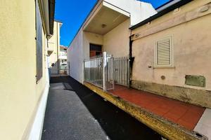 Casa terra-cielo con ingresso indipendente-zona Os