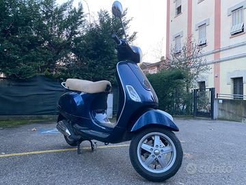2011 Piaggio Vespa LX125 ie
