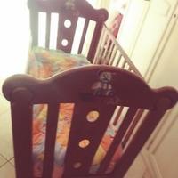 CULLA IN LEGNO E A DONDOLO