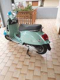 Piaggio Vespa 310 GTS hpe Verde amabile