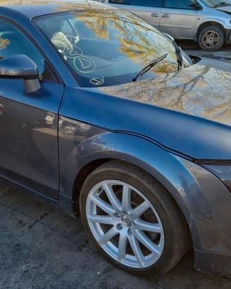 Audi TT 8J 2.0 tfsi coupè per ricambi (2a)