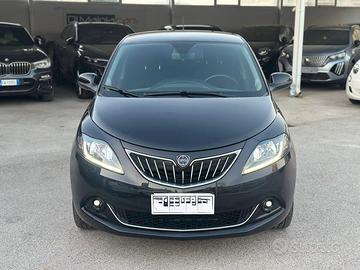 Lancia Ypsilon hybrid 1,0