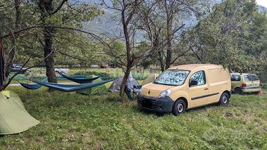Furgone kangoo GPL semi allestito per campeggio
