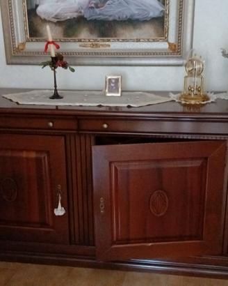 Contromobile in stile classico