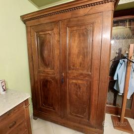 Armadio in noce stile  Luigi Filippo