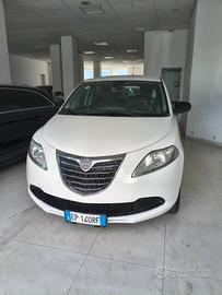 Lancia Ypsilon 0.9 TwinAir 85 CV 5 porte Metano Ec