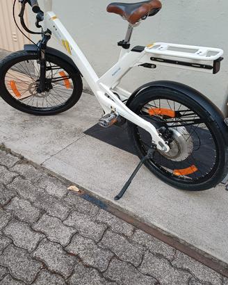 BICICLETA PEDALATA ASSISTITA 