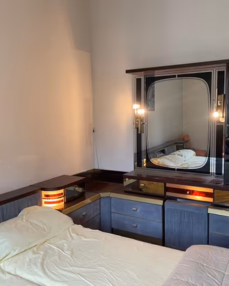 Camera da letto Vintage con armadio
