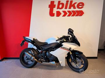 Honda CBR 600 AKRAPOVIC