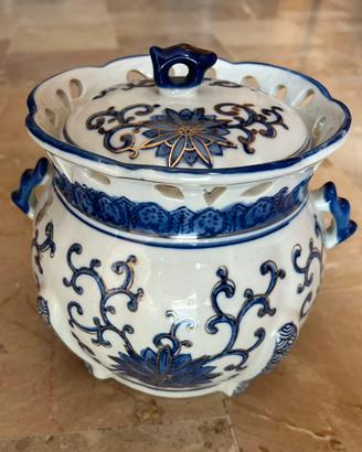 Vaso in finissima porcellana Vintage.
