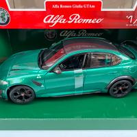 Alfa Romeo Giulia GTAM Green 2020 1:18 Bburago
