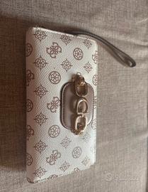 Portafogli da donna, Guess