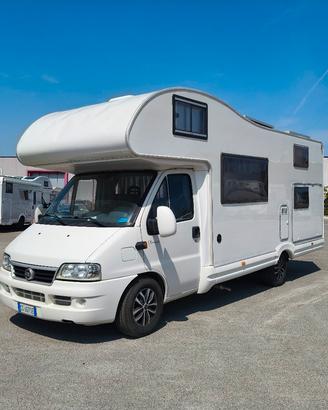 Camper mansardato McLouis 560