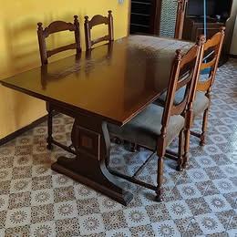 🍽️ Tavolo da salotto con 4 sedie – classico, 40€!