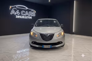 Lancia Ypsilon 1.2 69 CV 5 porte S&S Platinum