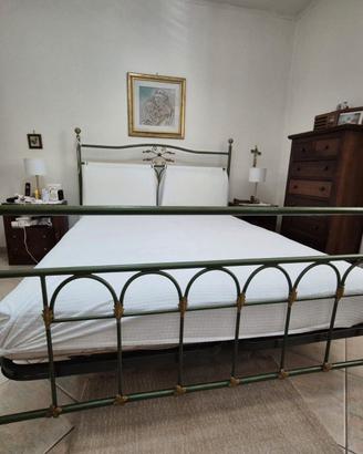 Letto in ferro battuto fatto a mano!
