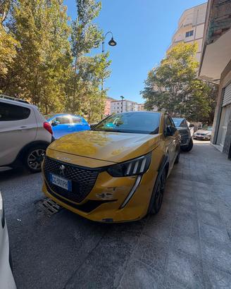 Peugeot 208. Come nuova! Valuto permuta Fiat 500