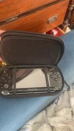 Psp con caricatore originale e custodia