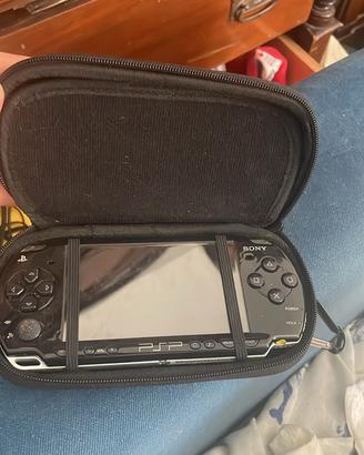 Psp con caricatore originale e custodia