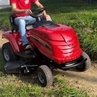 Trattorino tagliaerba Castelgarden