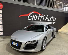 AUDI R8 4.2 V8 FSI quattro R tronic