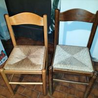 Sedie di legno con seduta in paglia