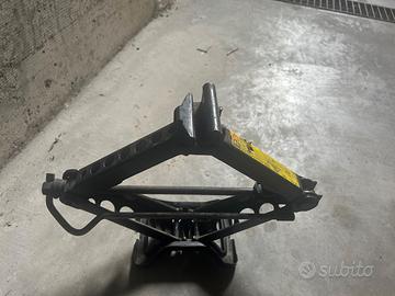 Cric portata 1000 kg.
