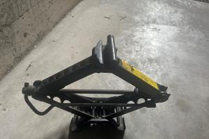 Cric portata 1000 kg.