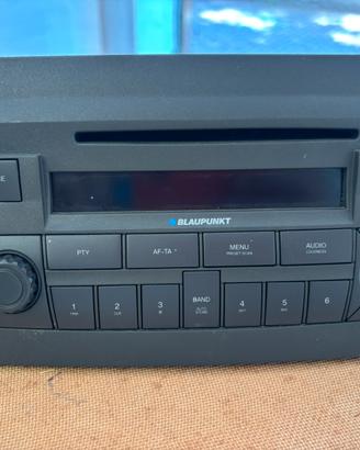 Autoradio originale Blaupunkt per Fiat Idea.