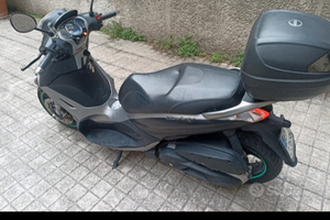Piaggio Beverly 350 sport tourer