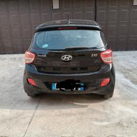 Hyundai i10 con MOTORE ROTTO 