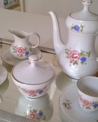 SERVIZIO LATTE/CAFFE' PER DUE PERSONE