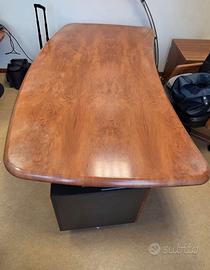 Scrivania  presidenziale e mobili ufficio