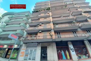 Via C.Battisti ad.Via O.Flacco ampio quadrilocale