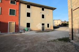 CASA DI CORTE A GREZZANA