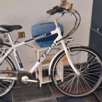 biciclette a pedalat assistita uomo-donna