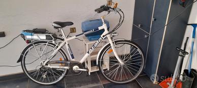 biciclette a pedalat assistita uomo-donna