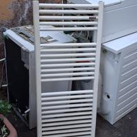 Termosifone a parete bagno