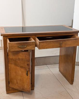 Scrivania vintage in legno con piano in  vetro