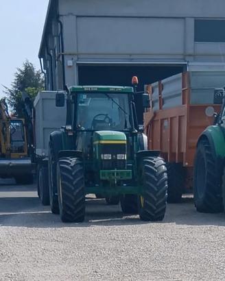 trattore John Deere 