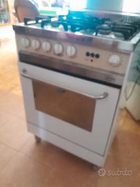 Macchina del gas marca Lofra