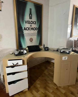Tavolo professionale per ricostruzione unghie
