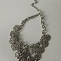 Collana girocollo con monete