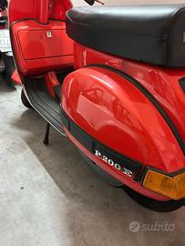 Vespa p200e