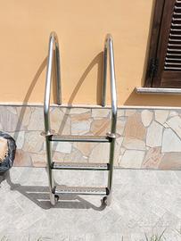 scaletta per piscina