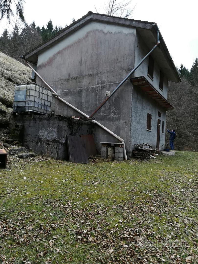 Rustico e 40.000 m² di bosco - Vista 2