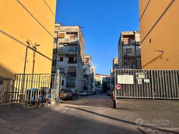 2 LOCALI A NAPOLI
