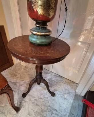 Tavolino anni '60 stile maggiolini intarsiato