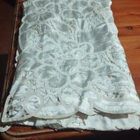 coperta,in raso intagliata,colore bianco